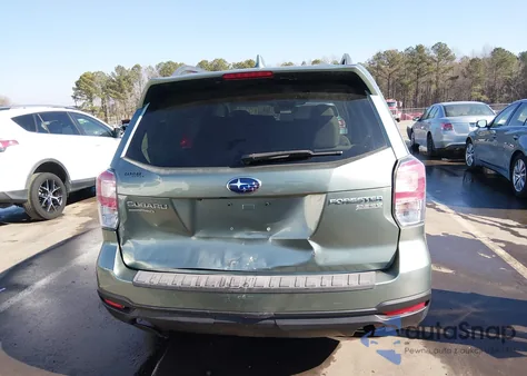 2017 Subaru Forester 2.5I Premium z USA, uszkodzony, nr VIN JF2SJAEC5HH506078